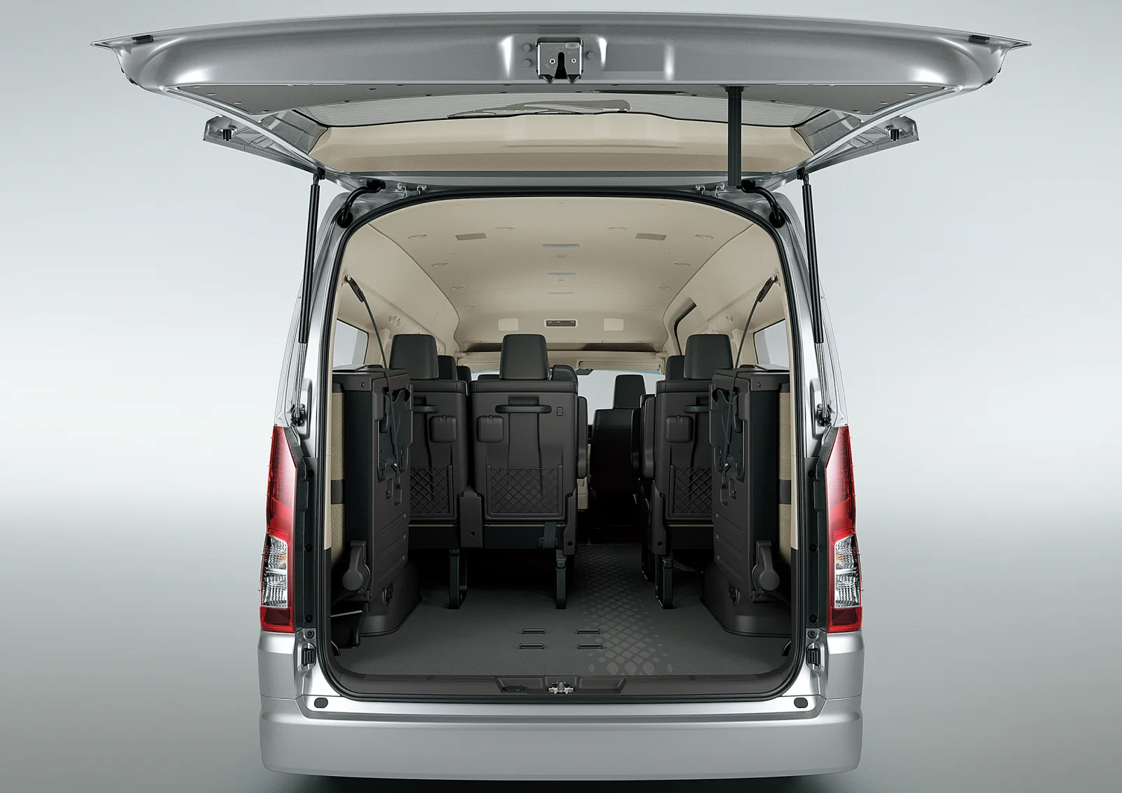 Toyota Hiace photo 7