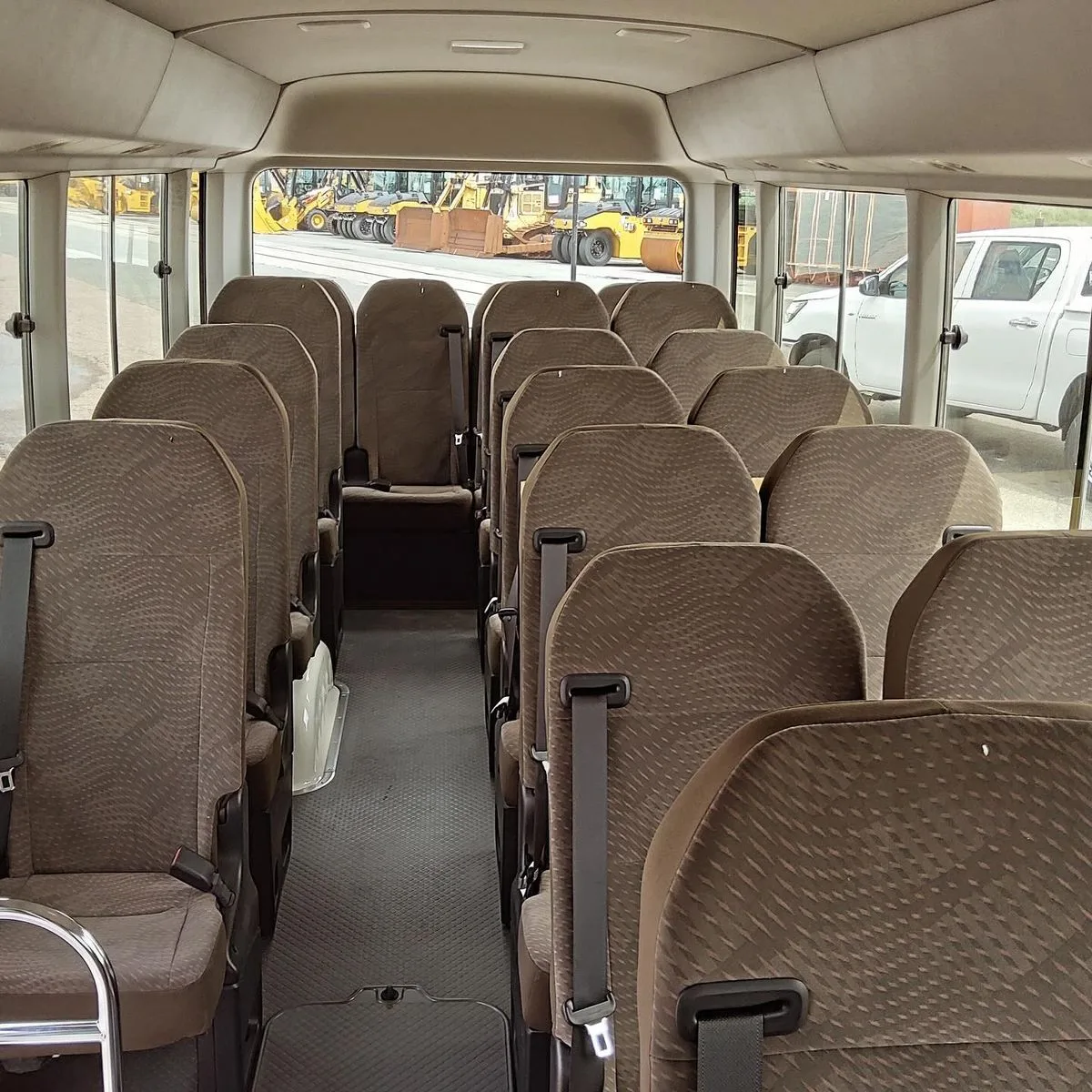 Toyota Coaster photo 5