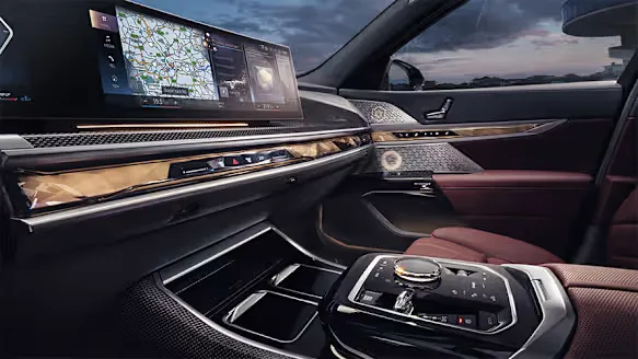 BMW 7 Series photo 1